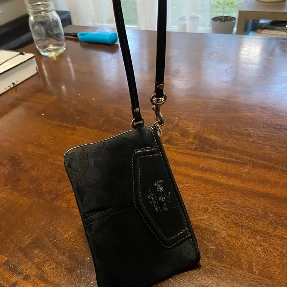 Coach Wristlet Black - Picture 4 of 5